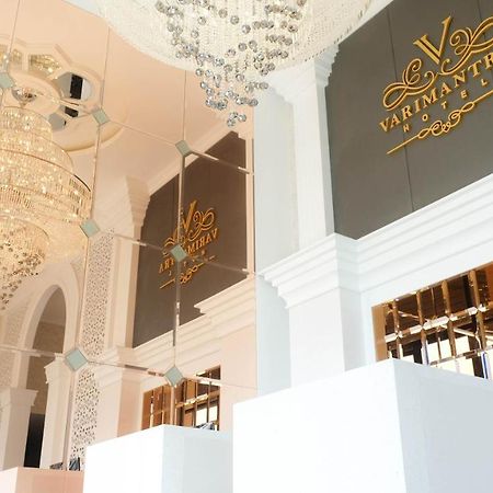 Varimantra Hotel ناخون باتوم المظهر الخارجي الصورة