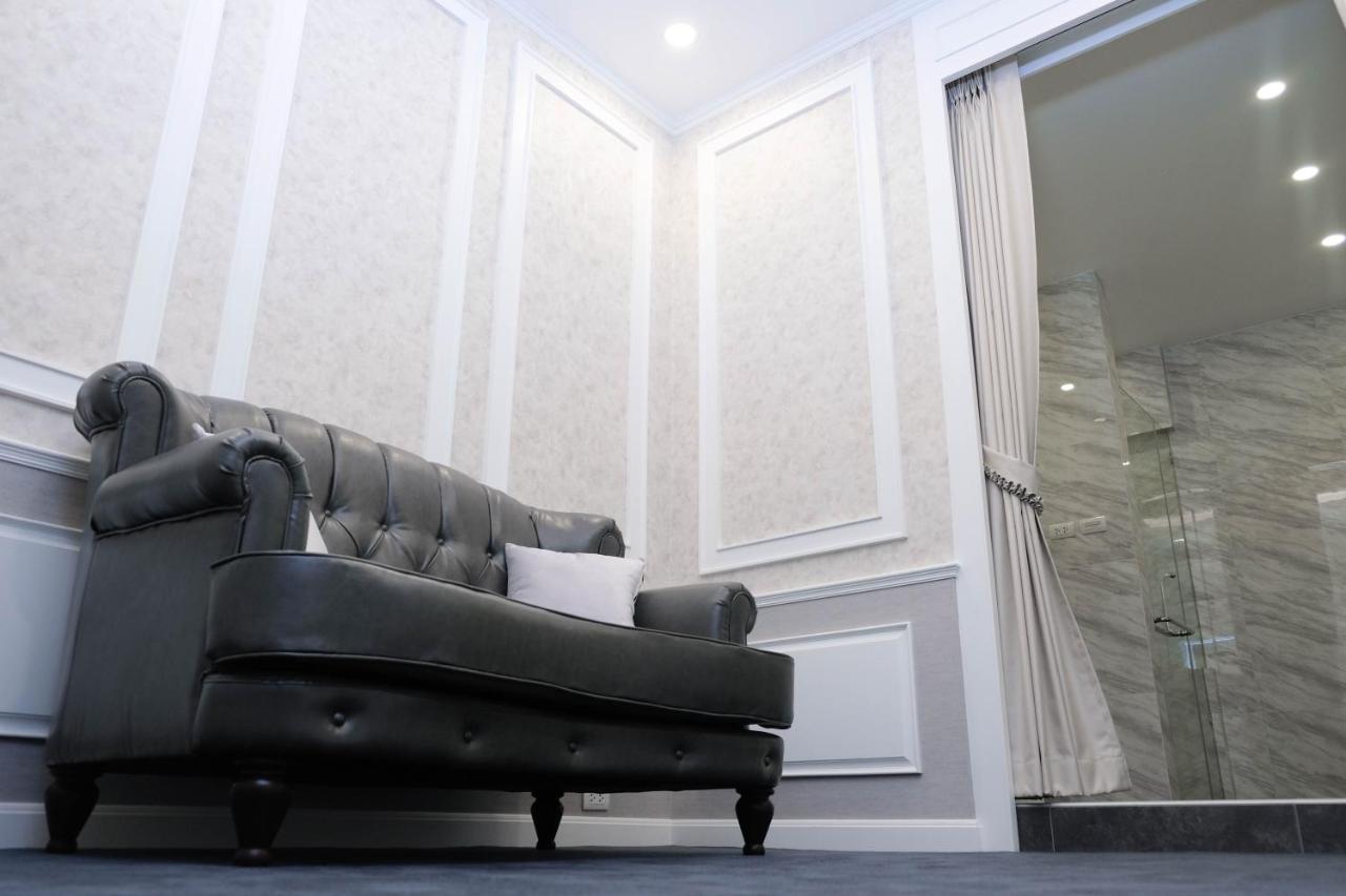 Varimantra Hotel ناخون باتوم المظهر الخارجي الصورة